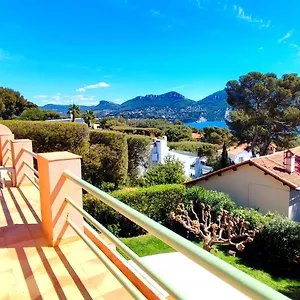 https://bastide-lou-pijounie.fr-provencehotel.com